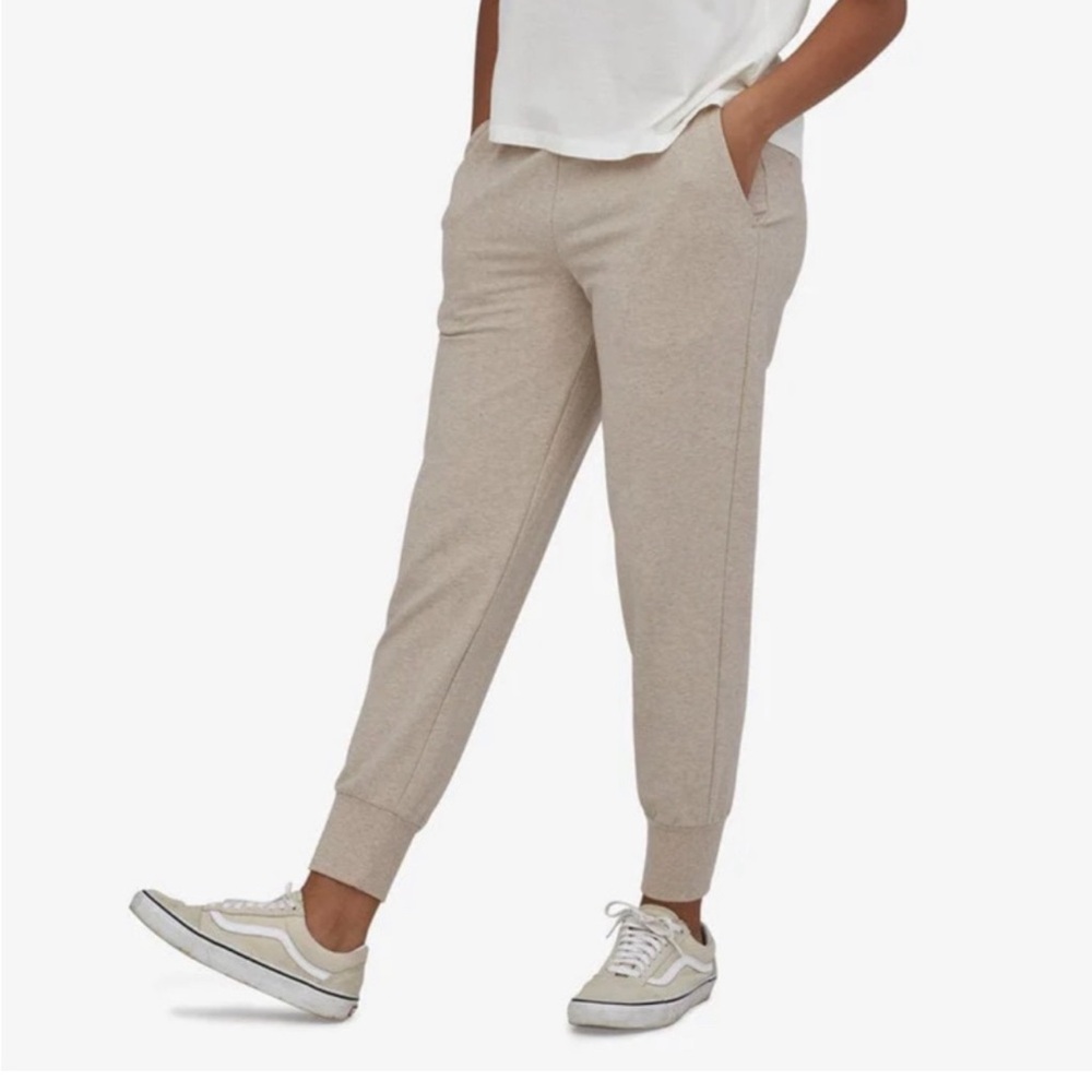 NWT Patagonia Ahnya Regenerative Joggers. Medium Dyno White